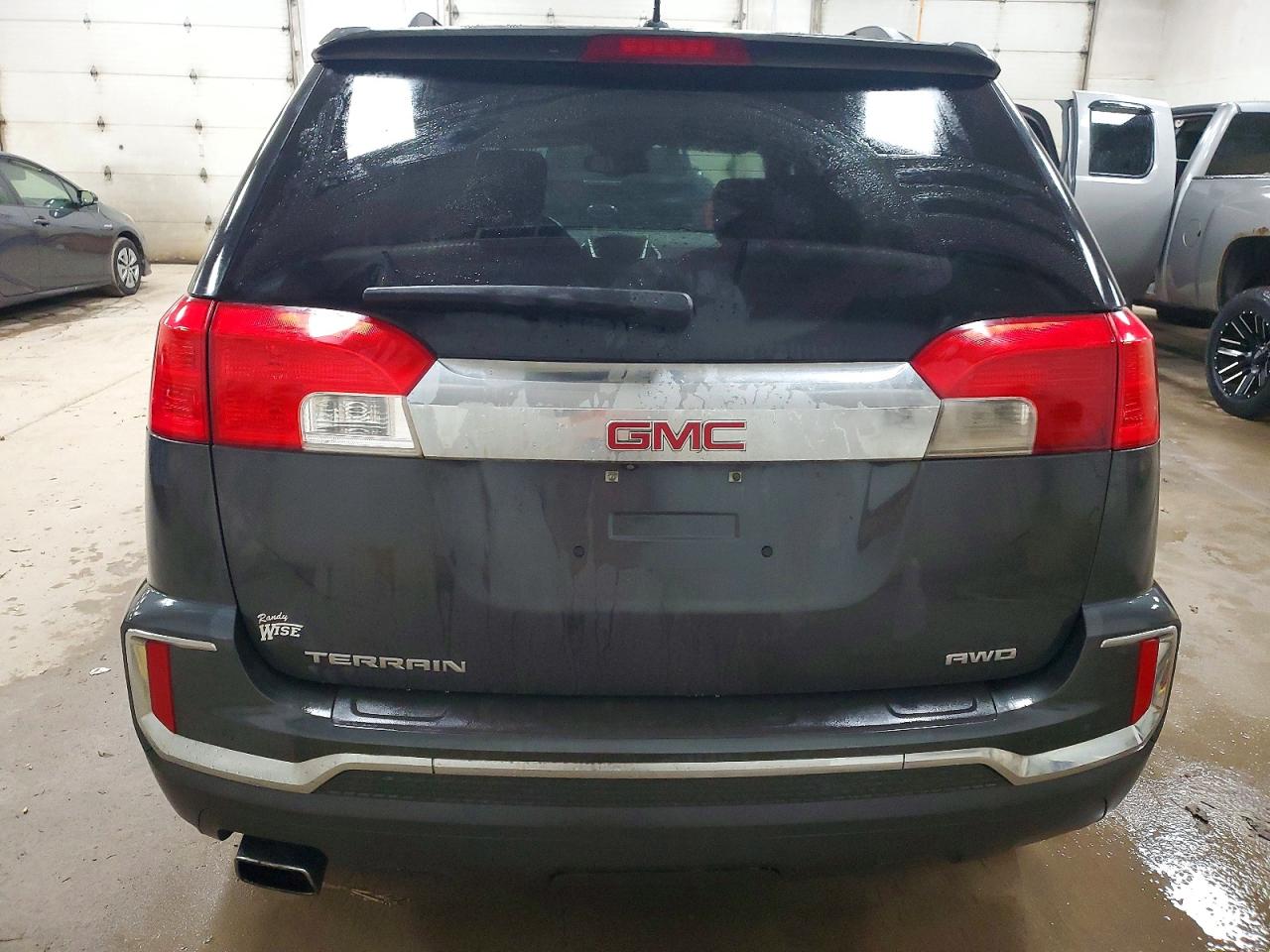 2017 GMC TERRAIN SLE photo 6
