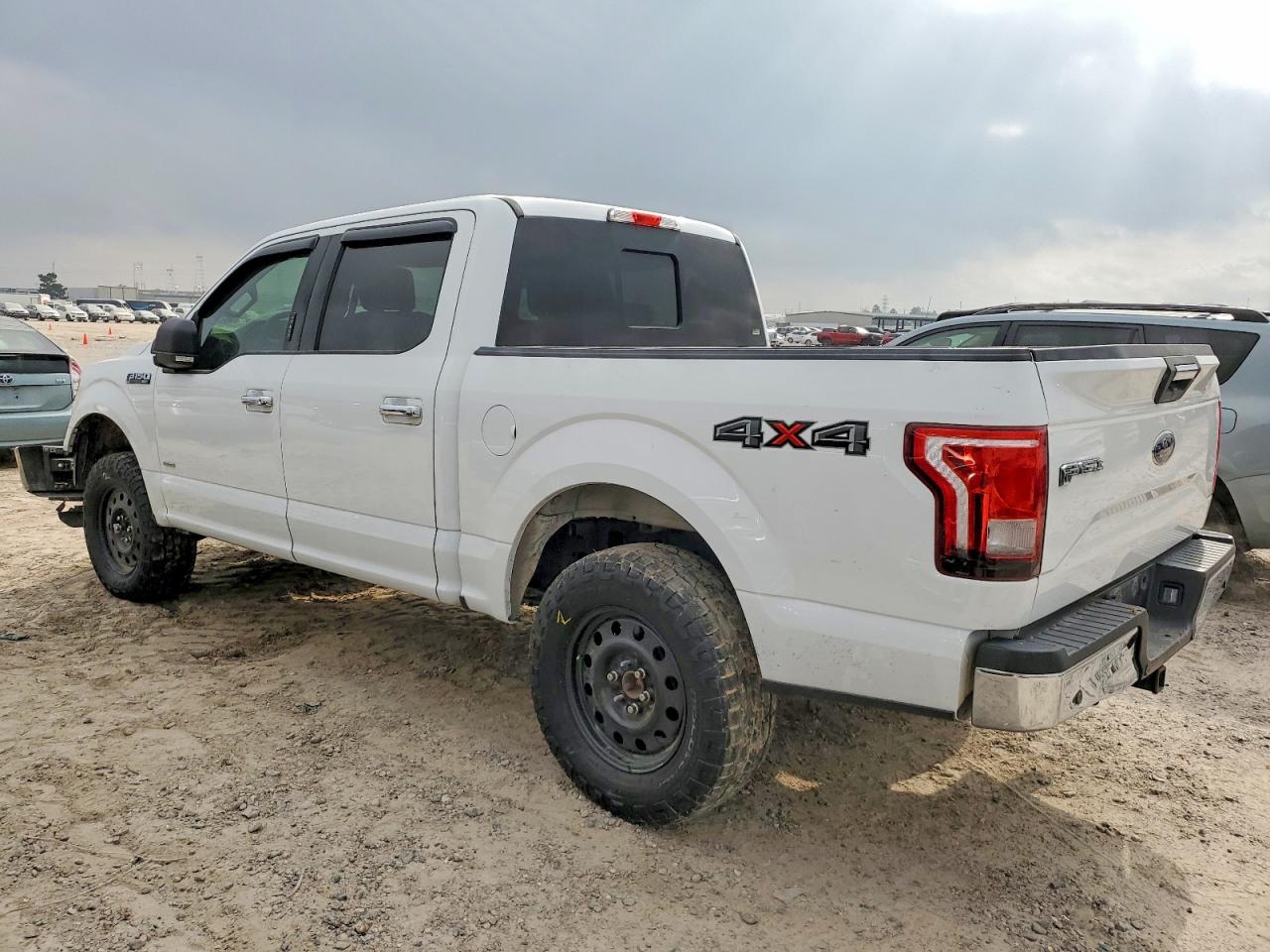 2016 FORD F150 SUPERCREW photo 2