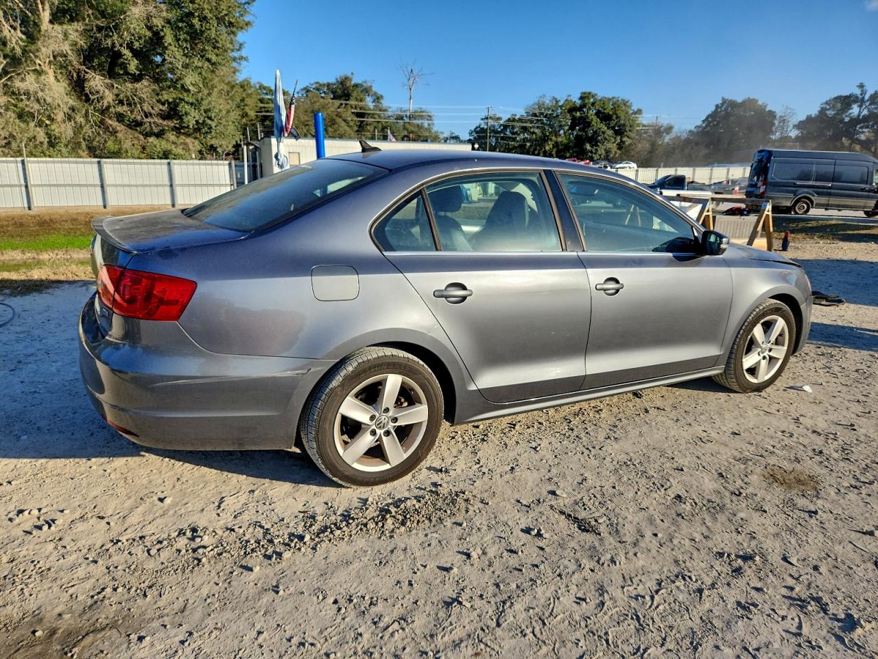 2013 VOLKSWAGEN JETTA TDI photo 3