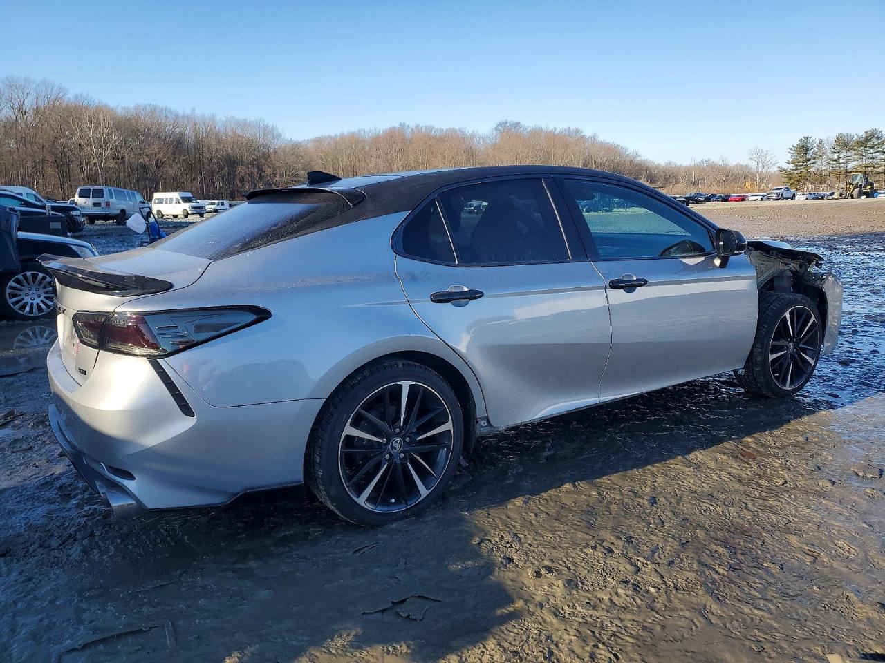 2020 TOYOTA CAMRY XSE photo 3