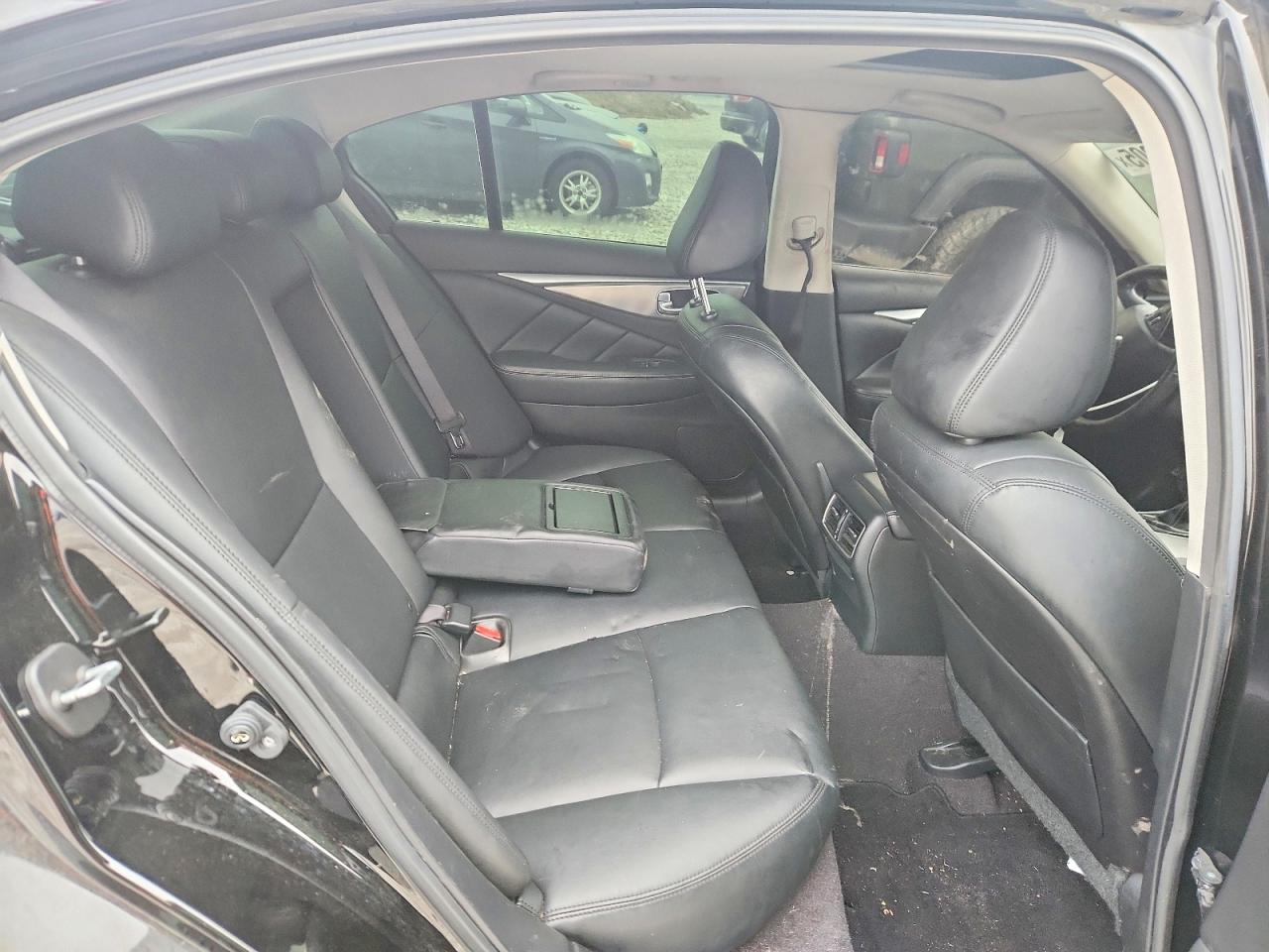 2015 INFINITI Q50 BASE photo 10