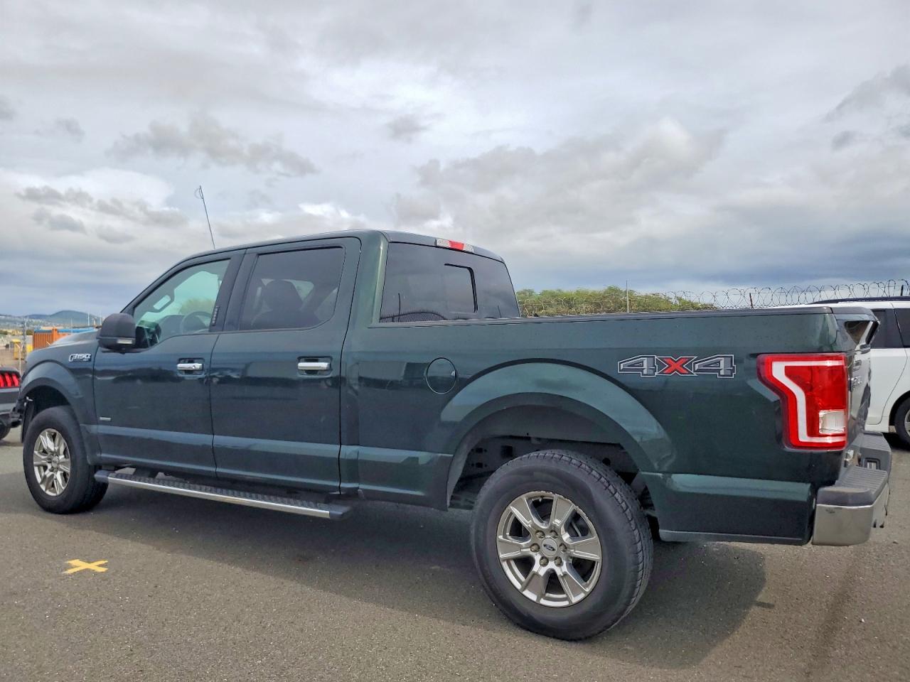 2016 FORD F150 SUPERCREW photo 2