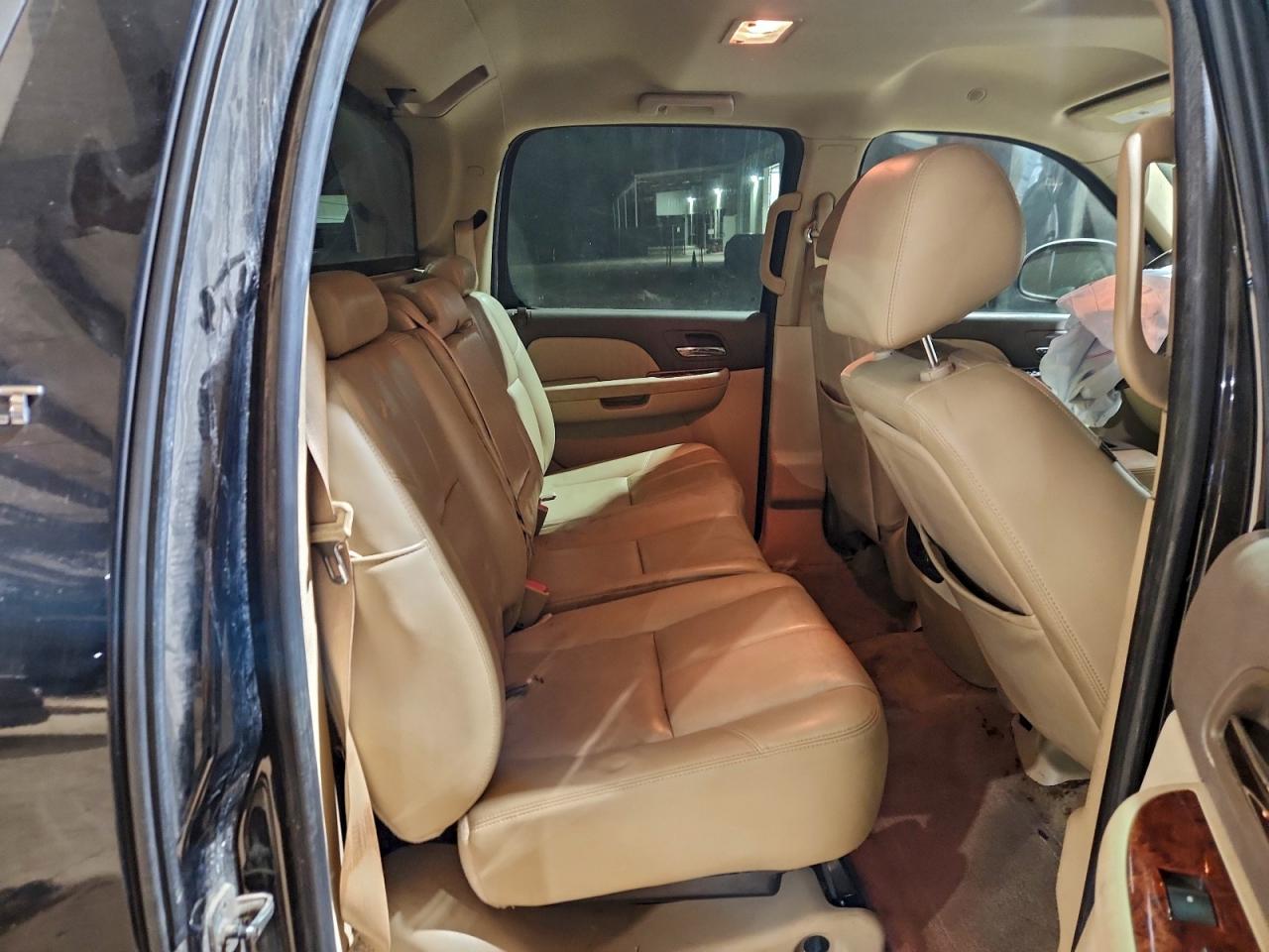 2010 CHEVROLET AVALANCHE LT photo 10