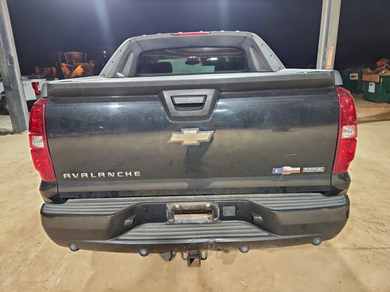 2010 CHEVROLET AVALANCHE LT photo 6