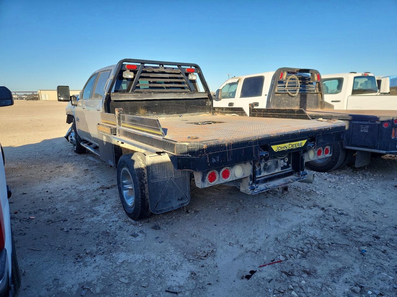 2021 CHEVROLET SILVERADO K3500 LT photo 2