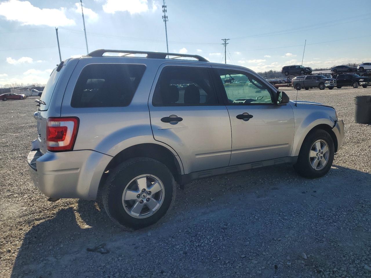 2012 FORD ESCAPE XLT photo 3