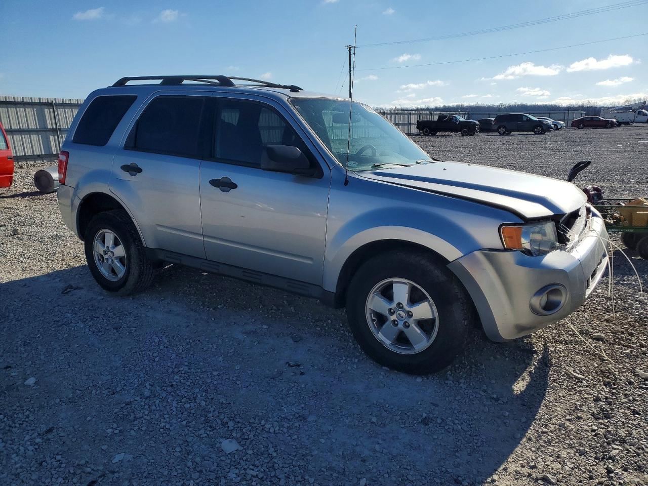 2012 FORD ESCAPE XLT photo 4