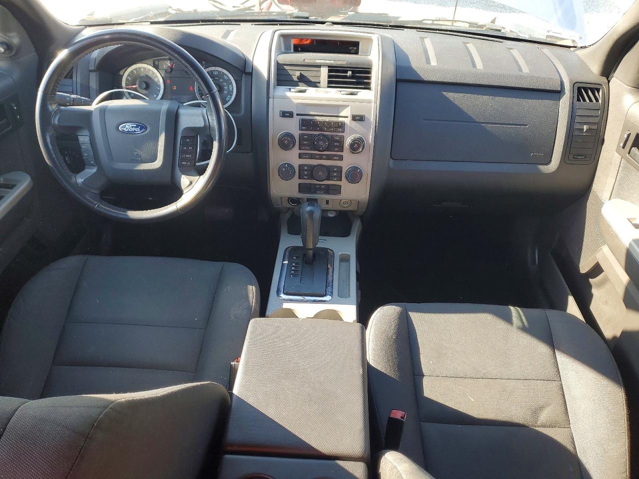 2012 FORD ESCAPE XLT photo 8