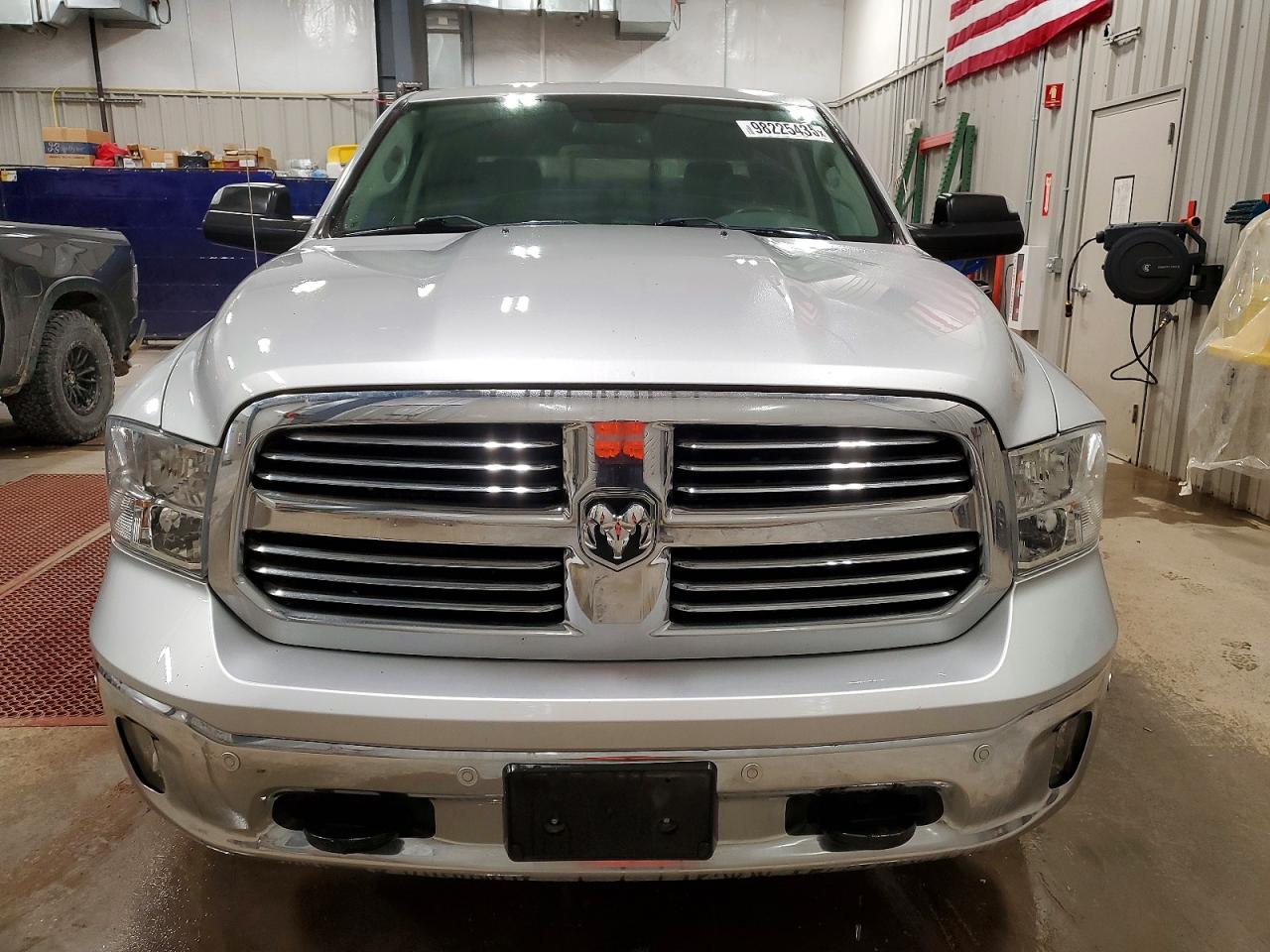 2018 RAM 1500 SLT photo 5