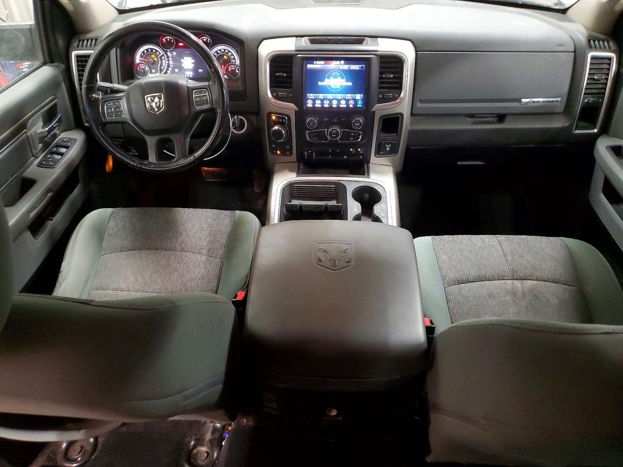 2018 RAM 1500 SLT photo 8