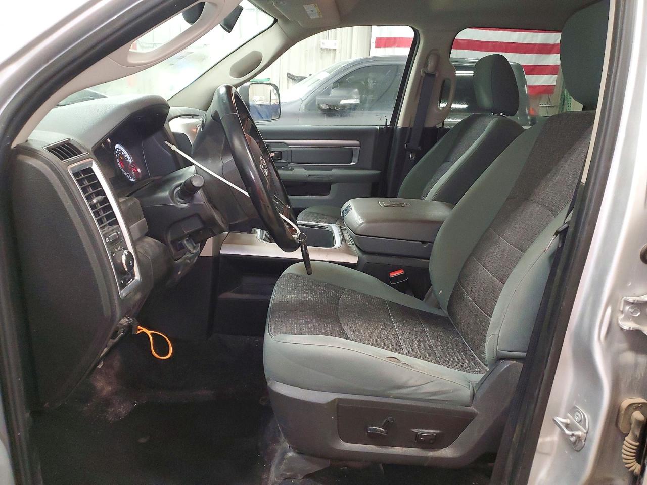2018 RAM 1500 SLT photo 7