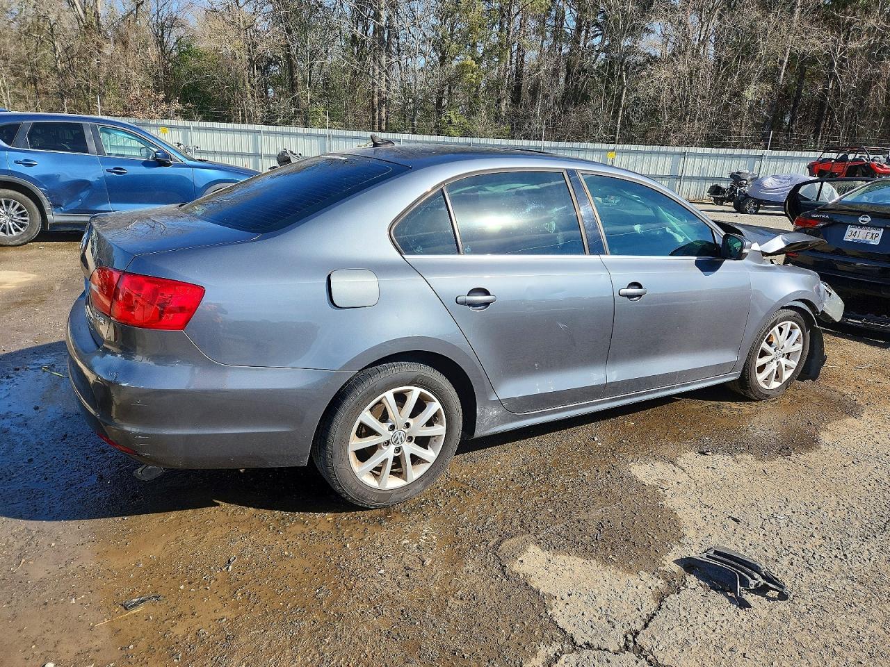 2013 VOLKSWAGEN JETTA SE photo 3