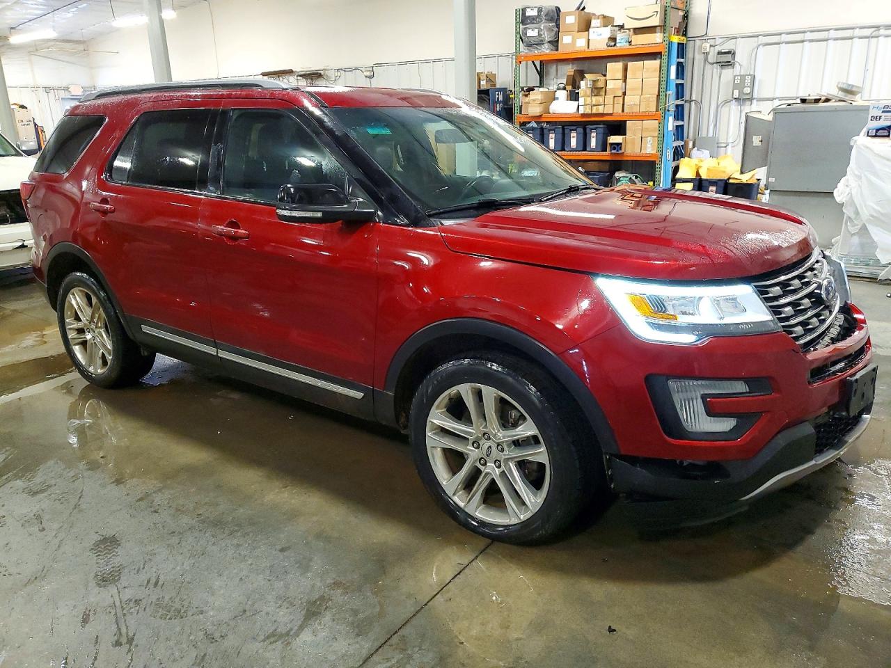 2017 FORD EXPLORER XLT photo 4
