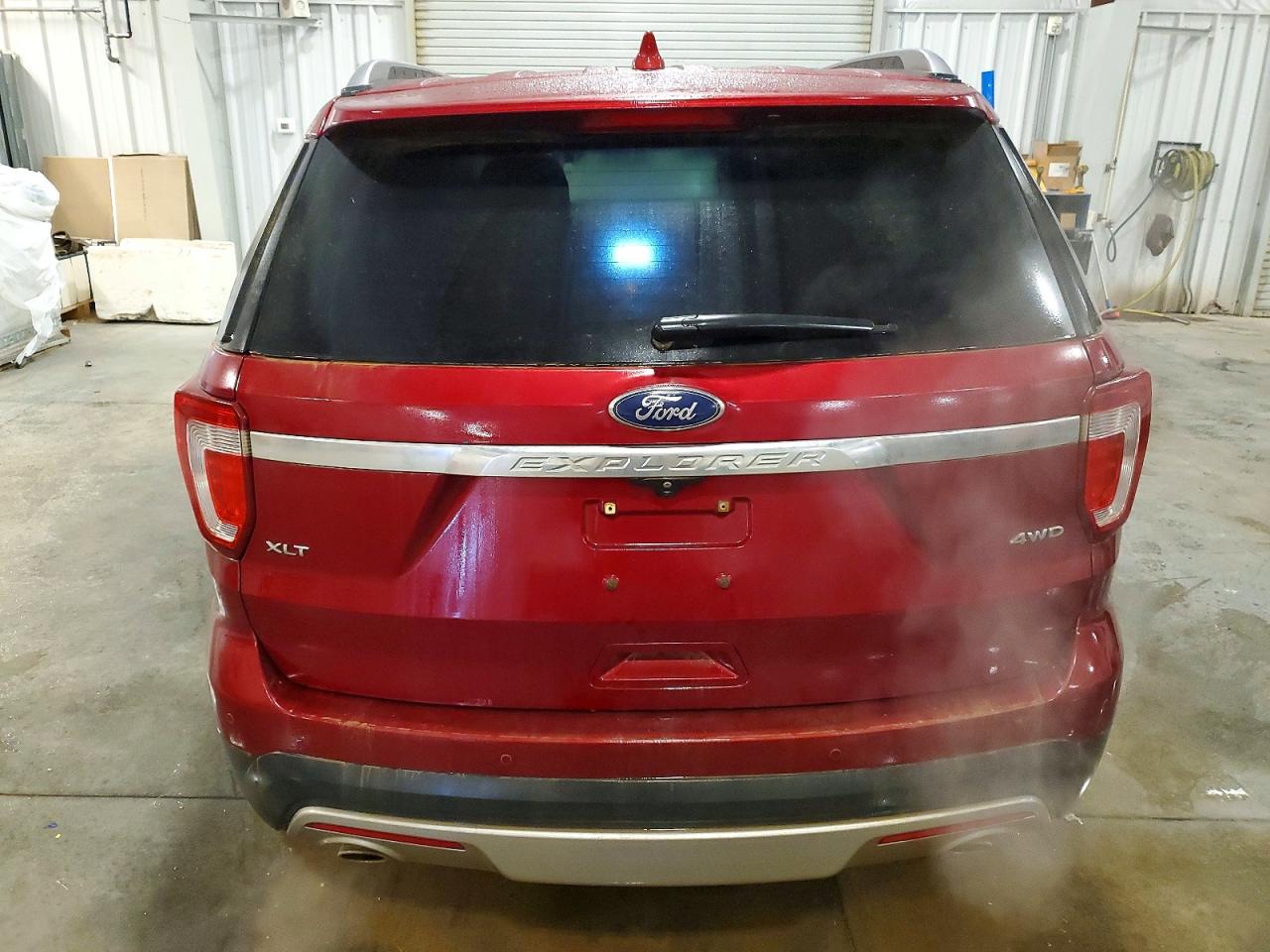 2017 FORD EXPLORER XLT photo 6