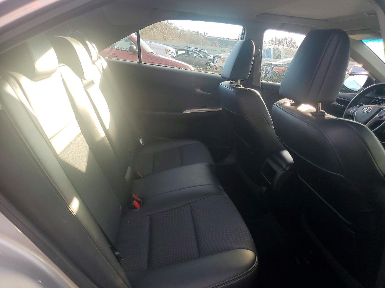 2014 TOYOTA CAMRY L photo 10