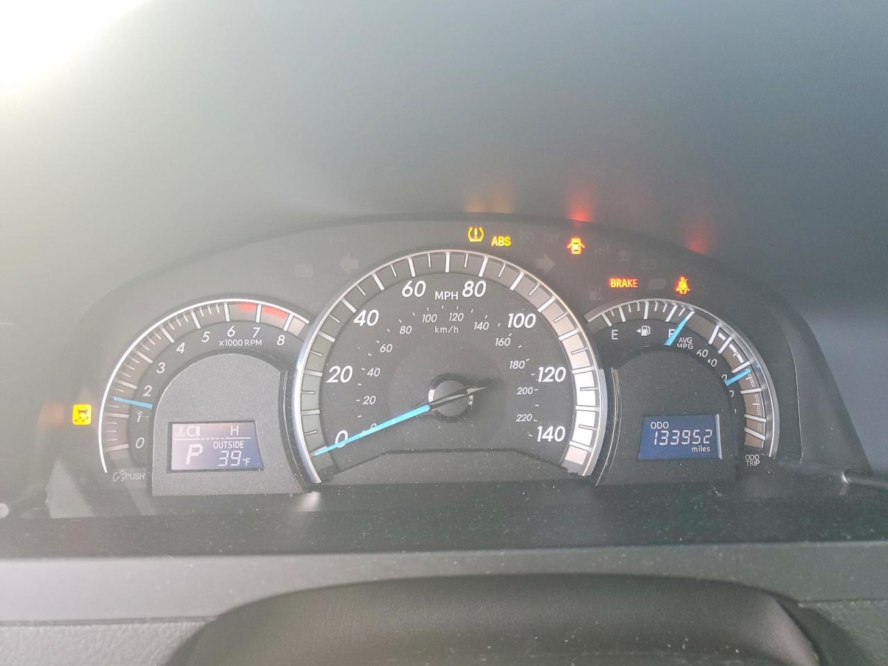 2014 TOYOTA CAMRY L photo 9