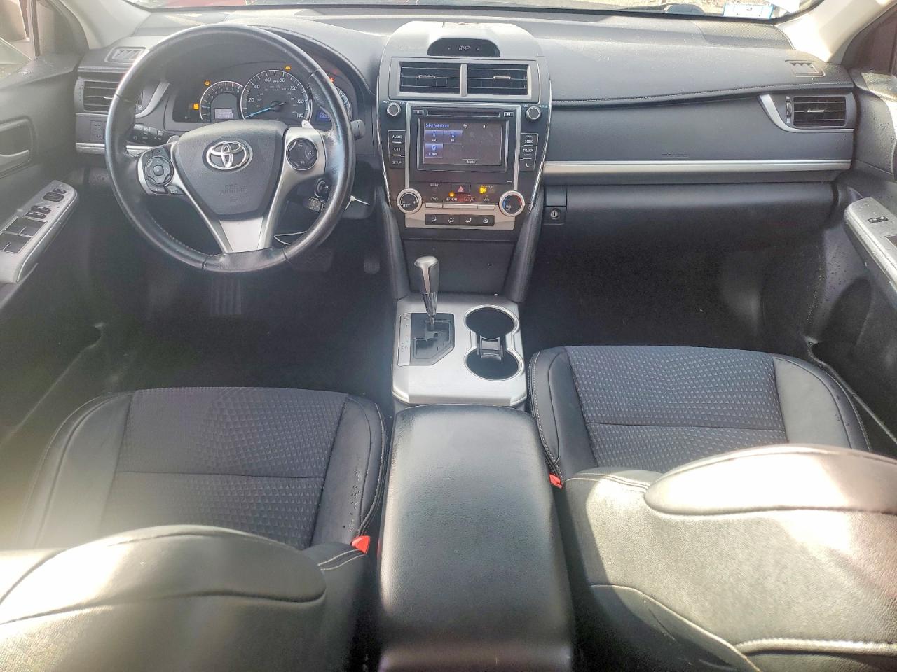 2014 TOYOTA CAMRY L photo 8