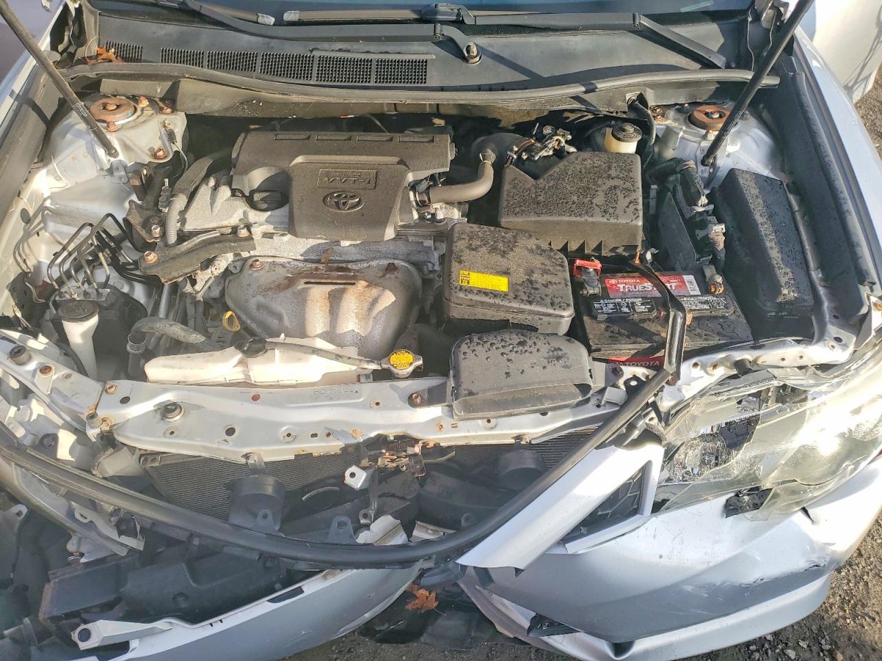 2014 TOYOTA CAMRY L photo 11