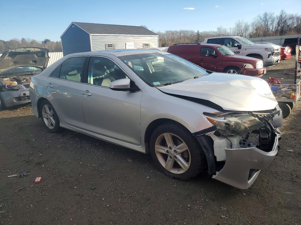 2014 TOYOTA CAMRY L photo 4
