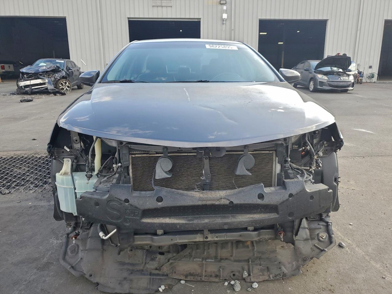 2013 TOYOTA CAMRY L photo 5
