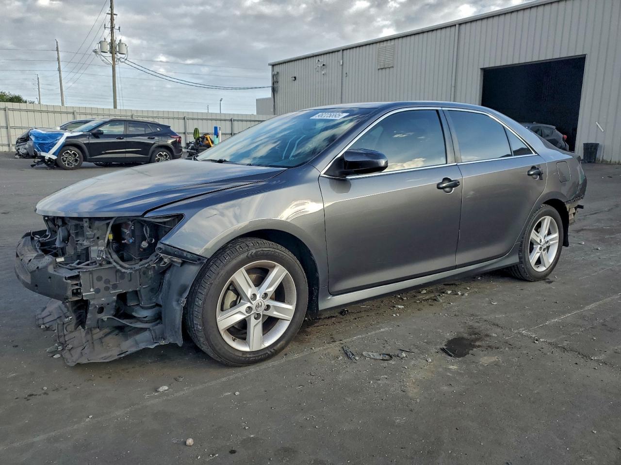2013 TOYOTA CAMRY
