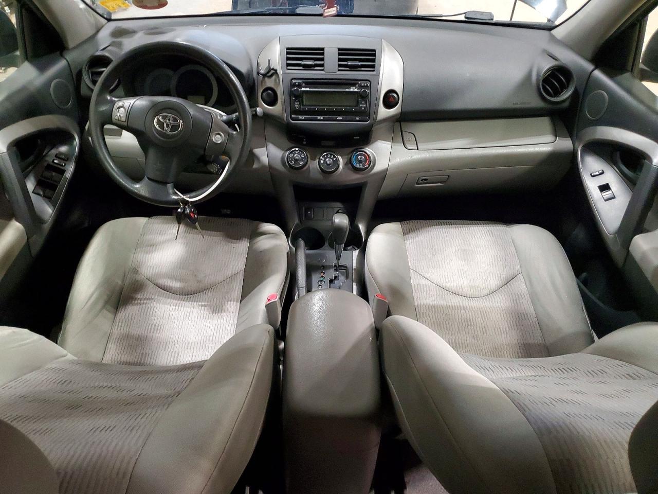 2012 TOYOTA RAV4 photo 8