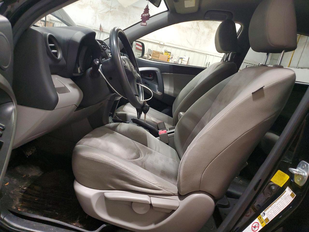 2012 TOYOTA RAV4 photo 7
