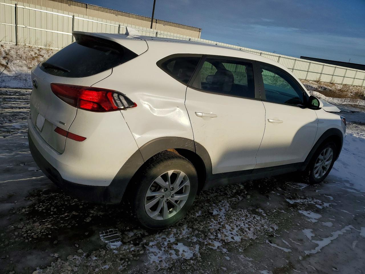 2021 HYUNDAI TUCSON SE photo 3