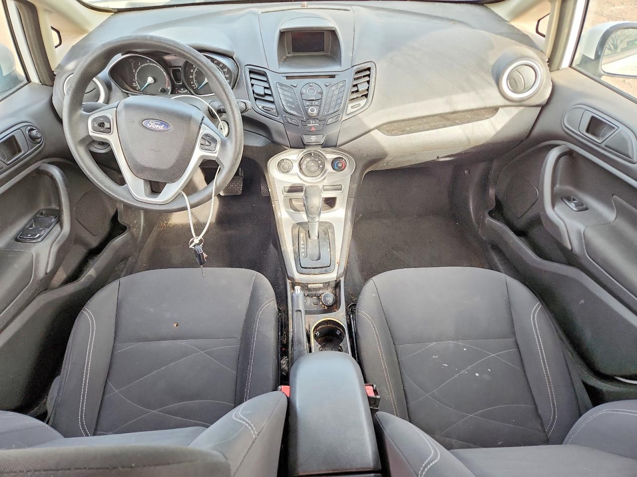 2019 FORD FIESTA SE photo 8