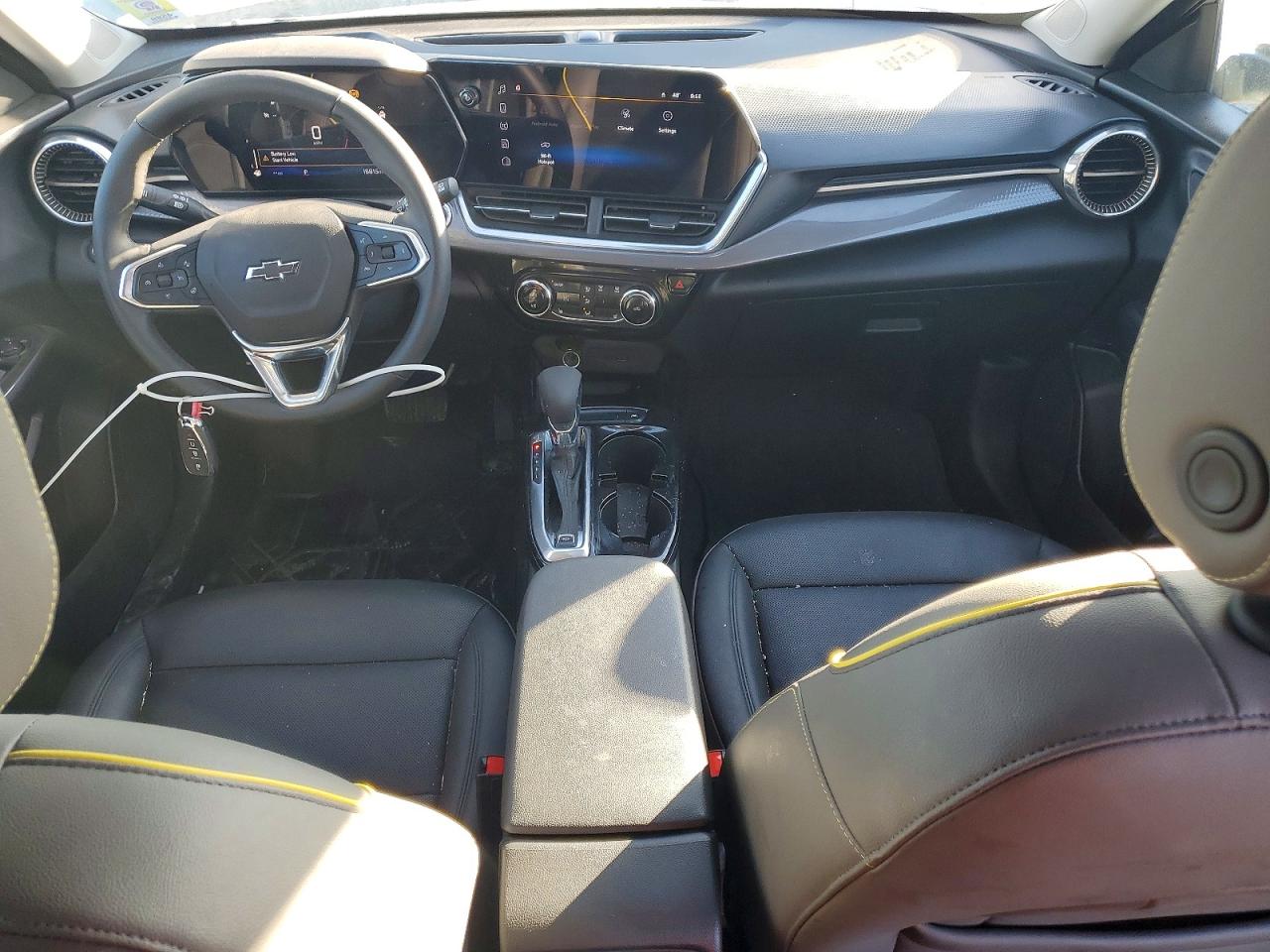 2025 CHEVROLET TRAX ACTIV photo 8