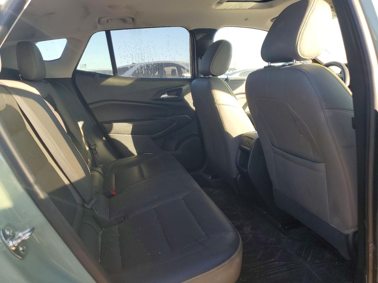 2025 CHEVROLET TRAX ACTIV photo 11