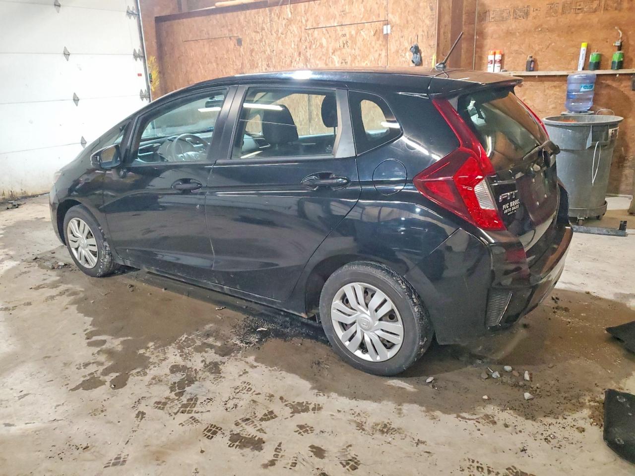 2016 HONDA FIT LX photo 2