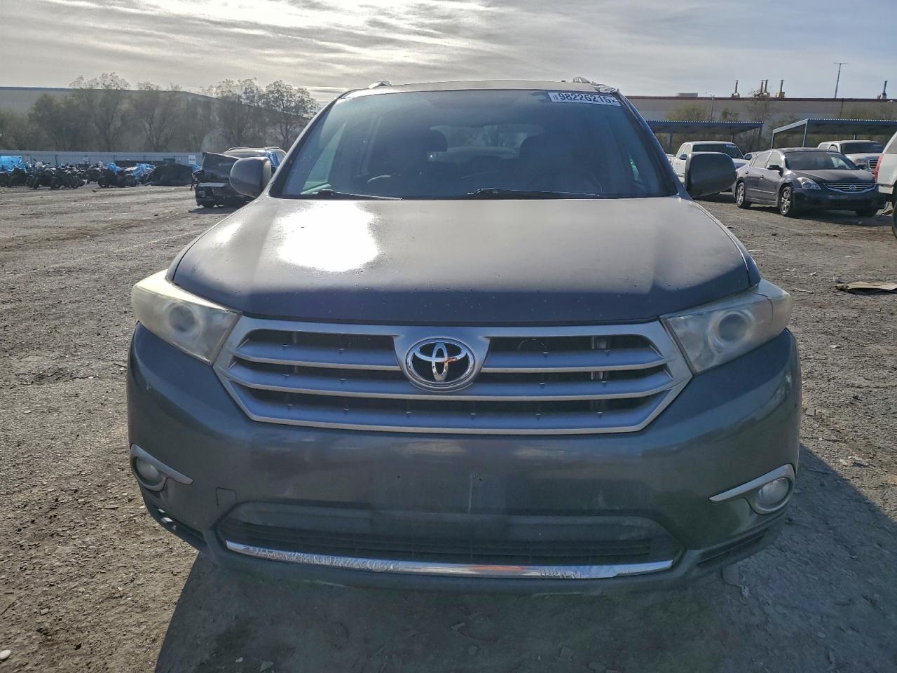 2011 TOYOTA HIGHLANDER BASE photo 5