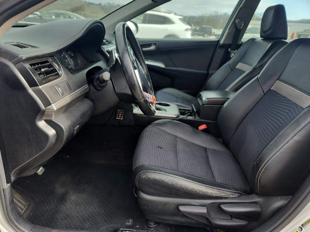 2012 TOYOTA CAMRY SE photo 7