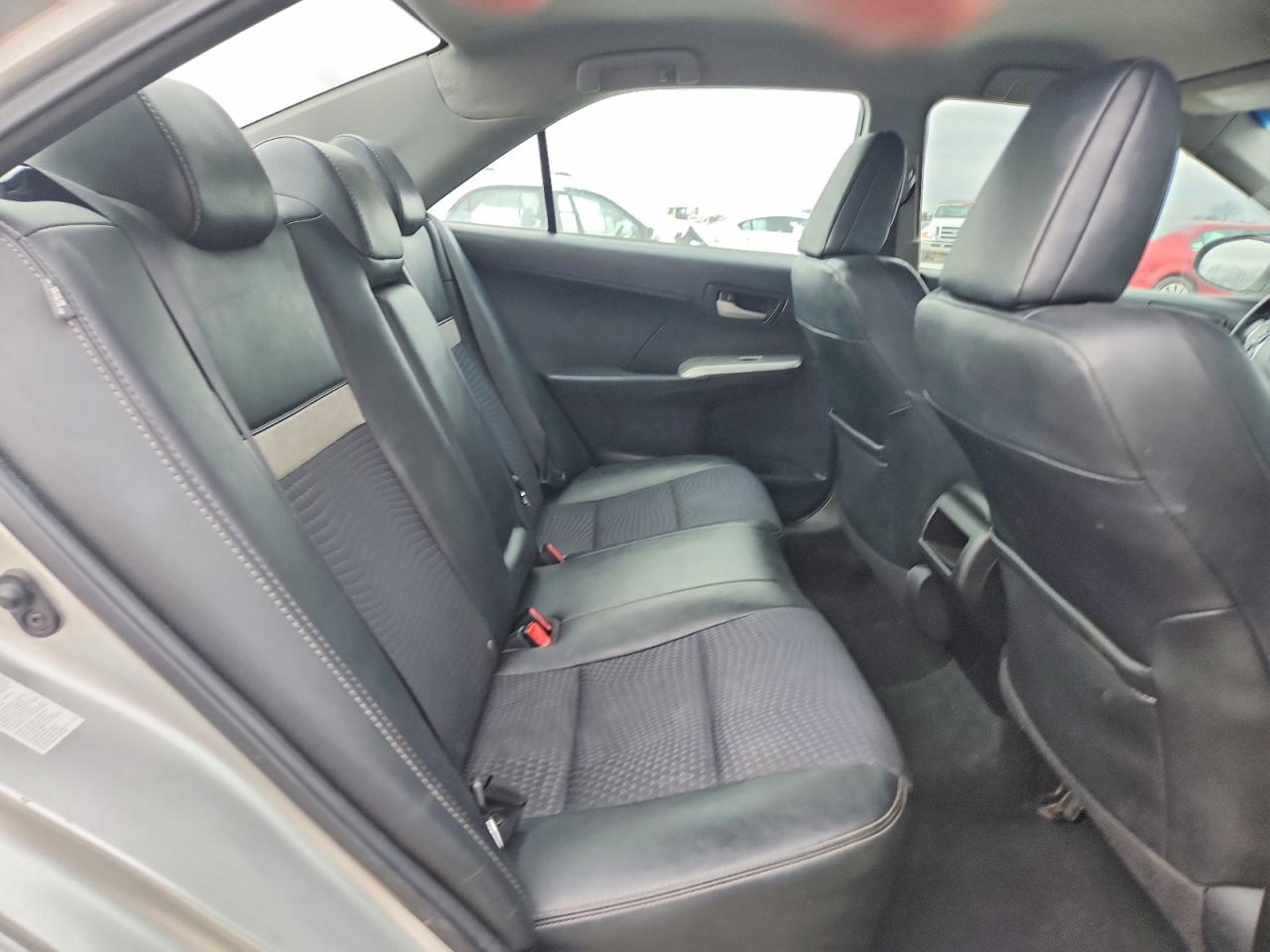 2012 TOYOTA CAMRY SE photo 10