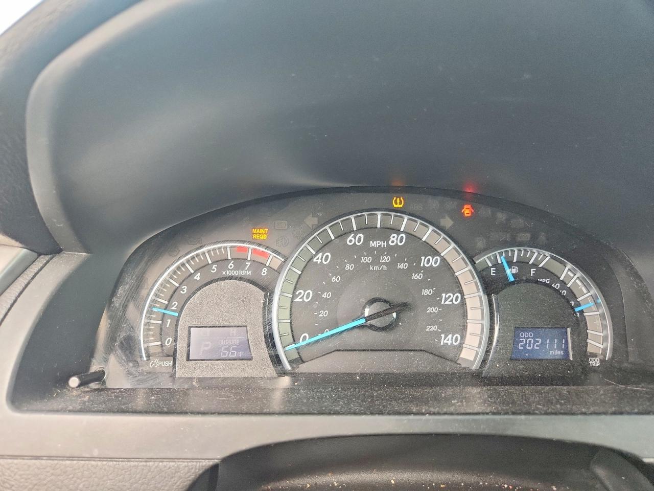 2012 TOYOTA CAMRY SE photo 9