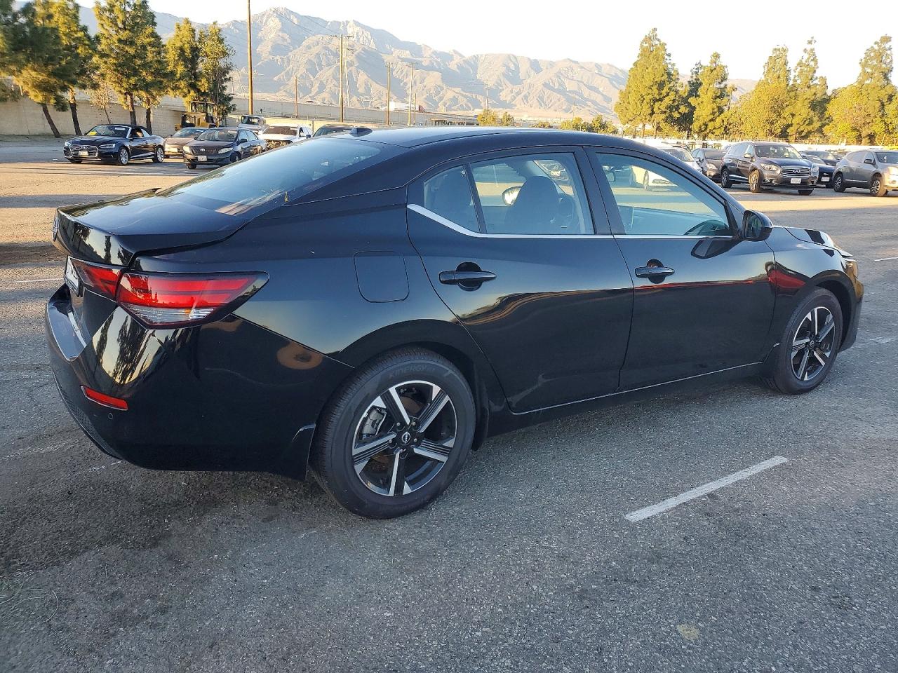 2025 NISSAN SENTRA SV photo 3