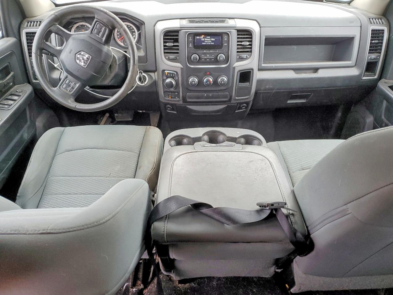 2016 RAM 1500 ST photo 8