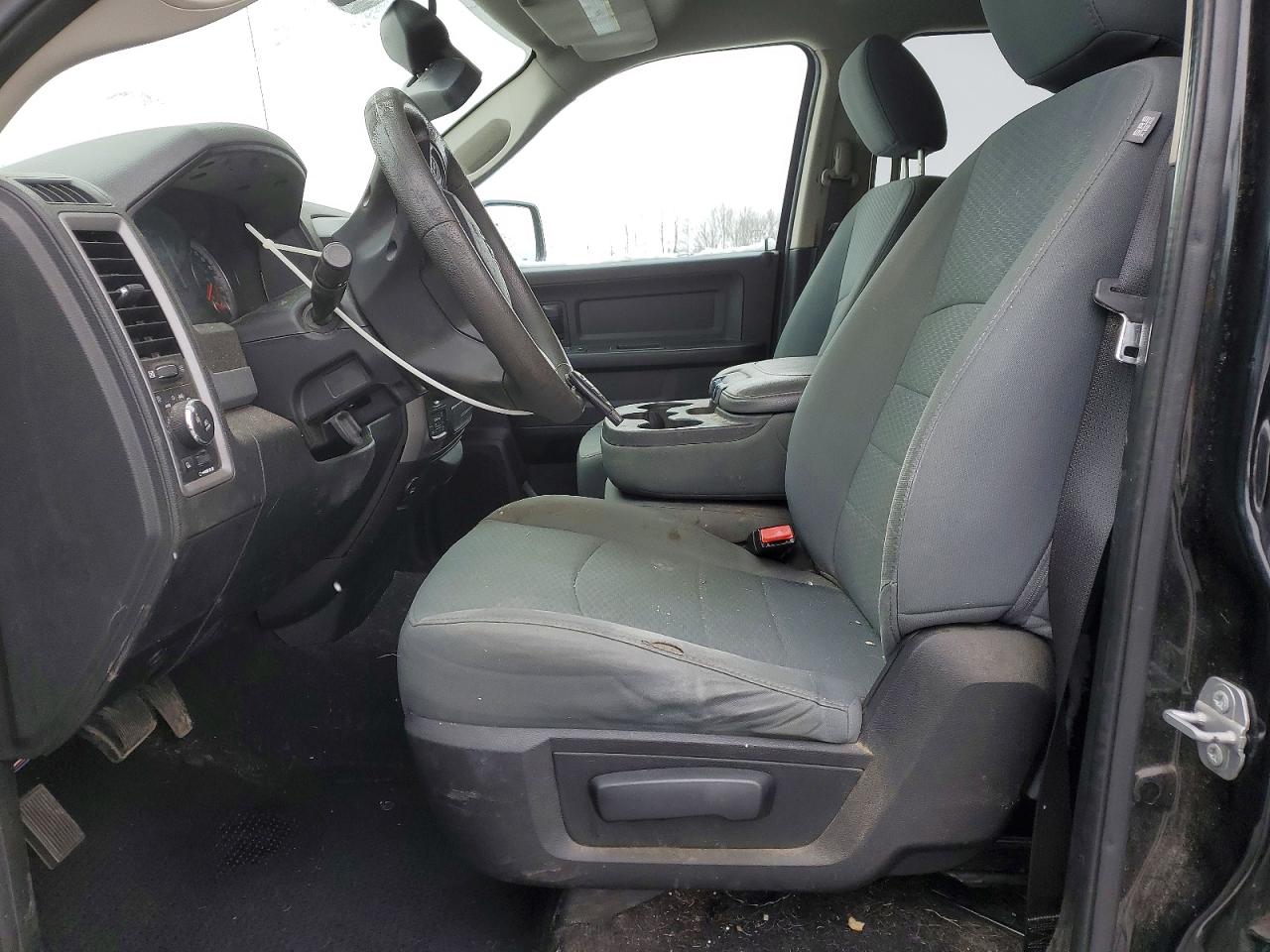 2016 RAM 1500 ST photo 7