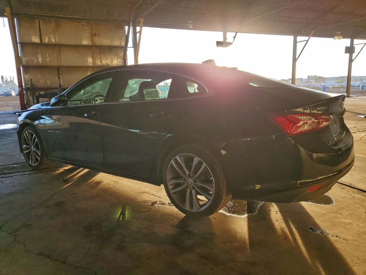 2022 CHEVROLET MALIBU LT photo 2