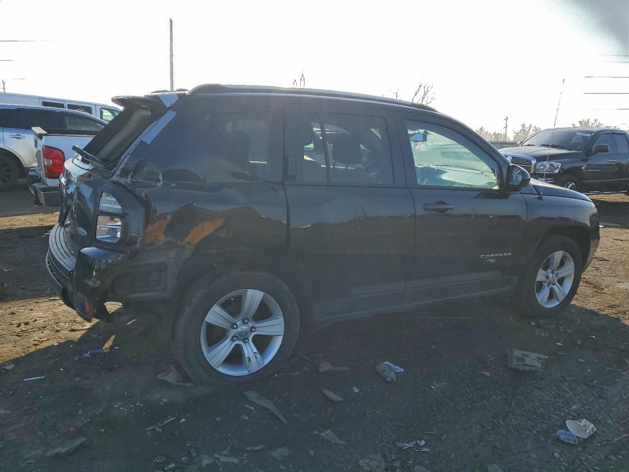 2017 JEEP COMPASS LATITUDE photo 3