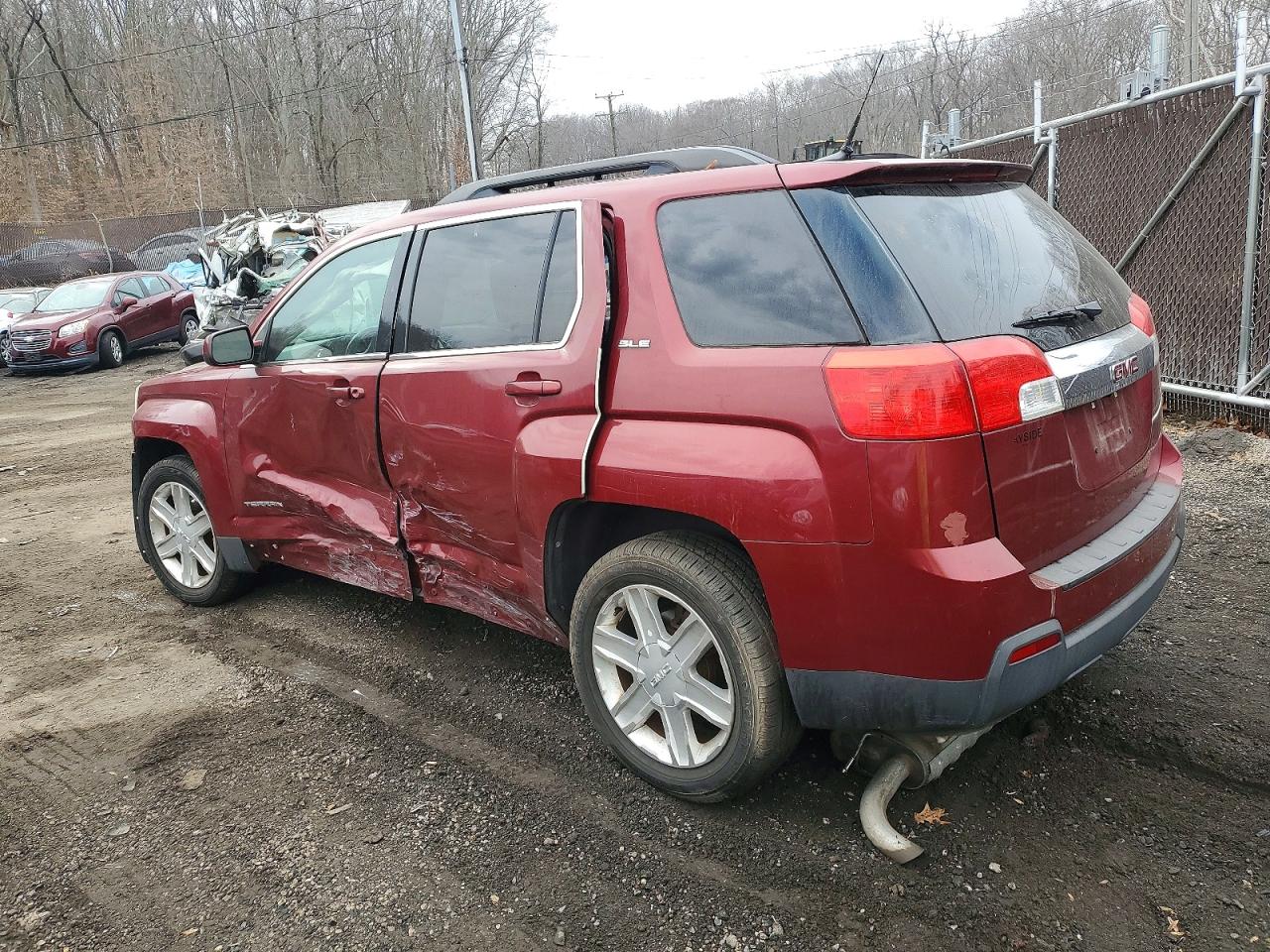 2011 GMC TERRAIN SLE photo 2