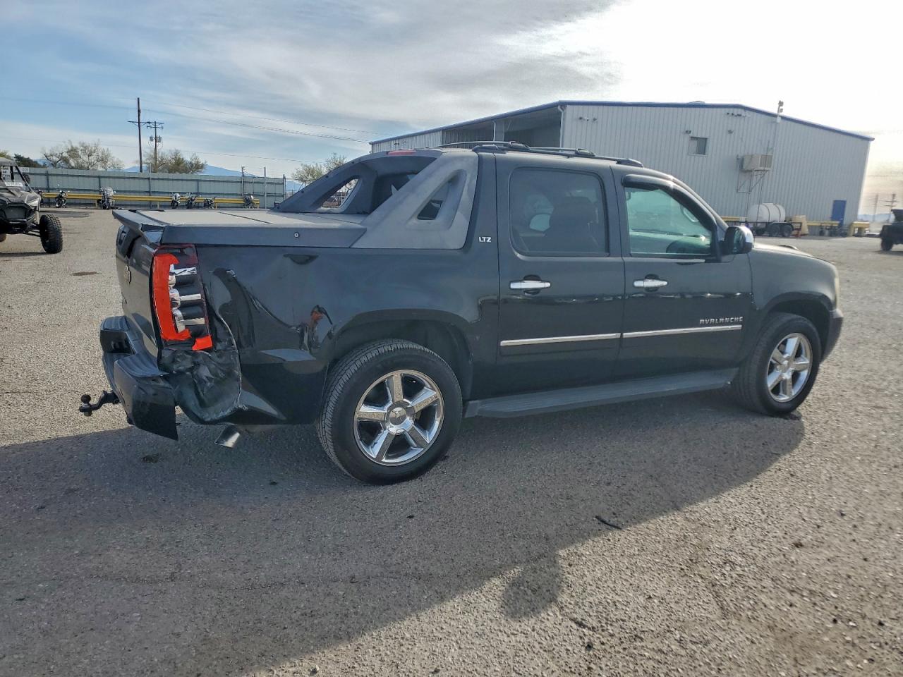 2011 CHEVROLET AVALANCHE LTZ photo 7