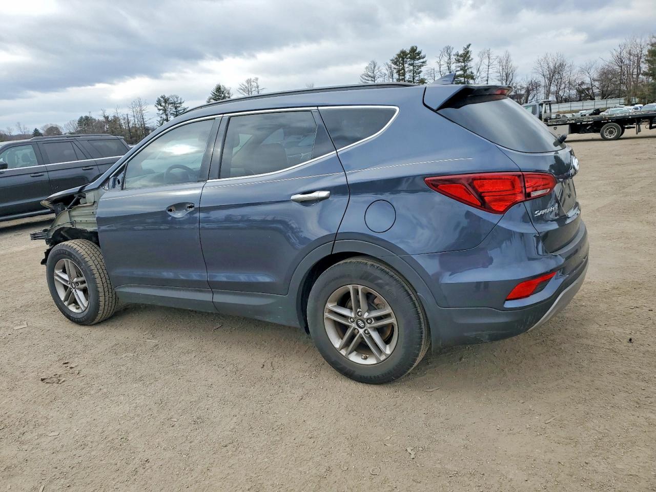 2017 HYUNDAI SANTA FE SPORT photo 2