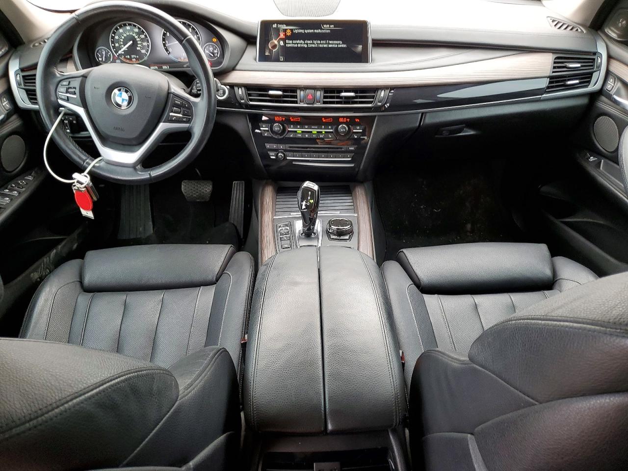 2016 BMW X5 XDRIVE50I photo 8