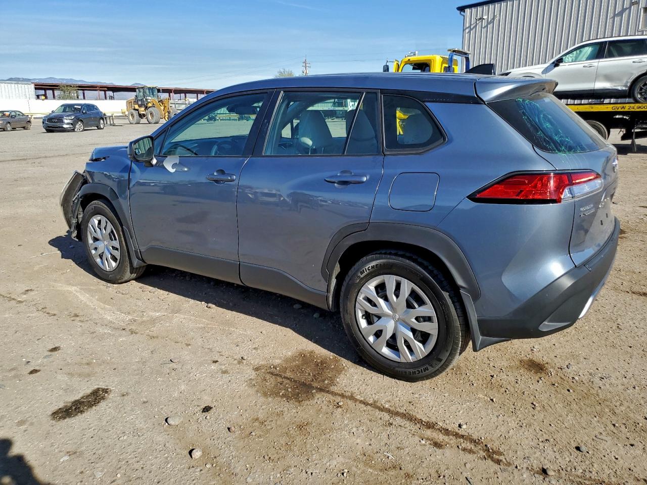 2023 TOYOTA COROLLA CROSS L photo 2