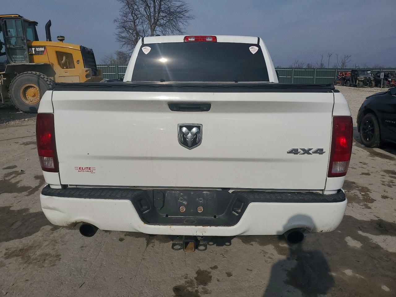 2014 RAM 1500 ST photo 6
