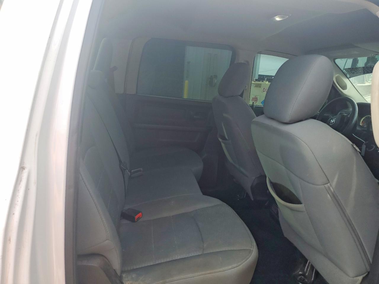 2014 RAM 1500 ST photo 10