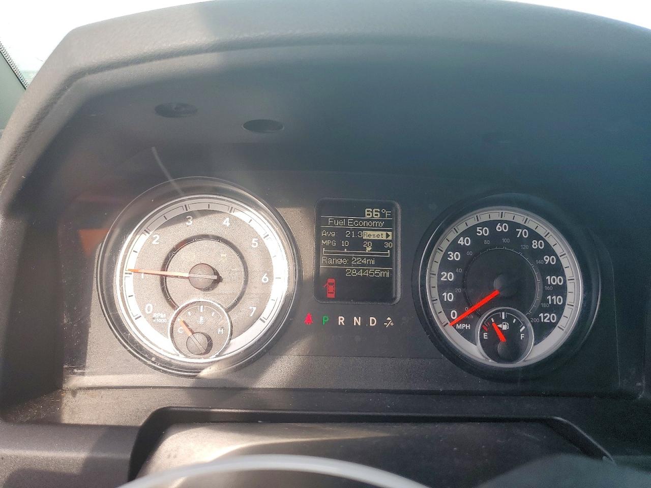 2014 RAM 1500 ST photo 9
