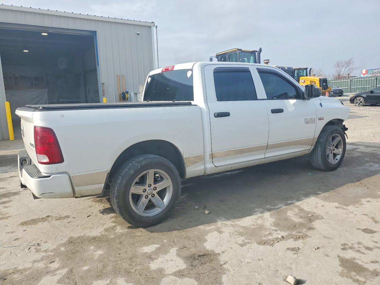 2014 RAM 1500 ST photo 3